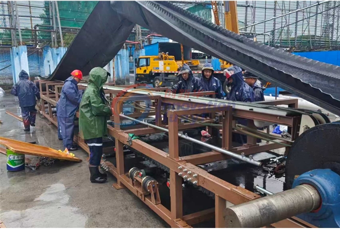 河南15㎡真空皮帶過濾機(jī)到貨安裝現(xiàn)場